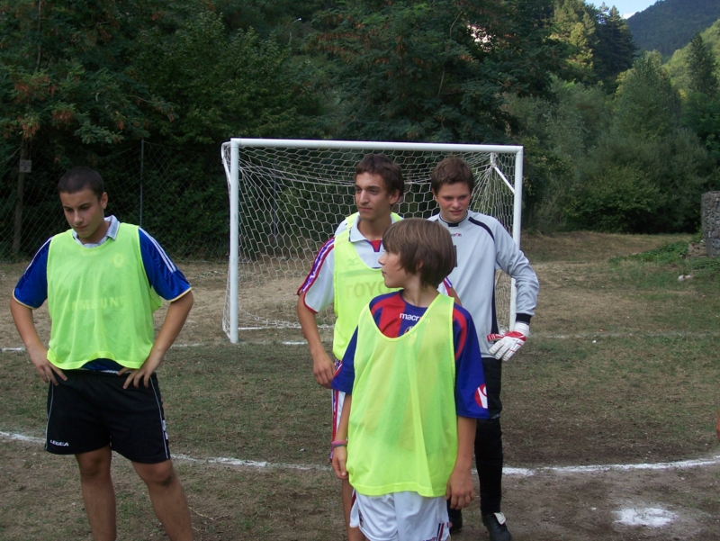  Image name: Calcio34.jpg 
 width: 800 pixel 
 height: 601 pixel 
 Size: 443714 bytes 
 Click to enlarge 